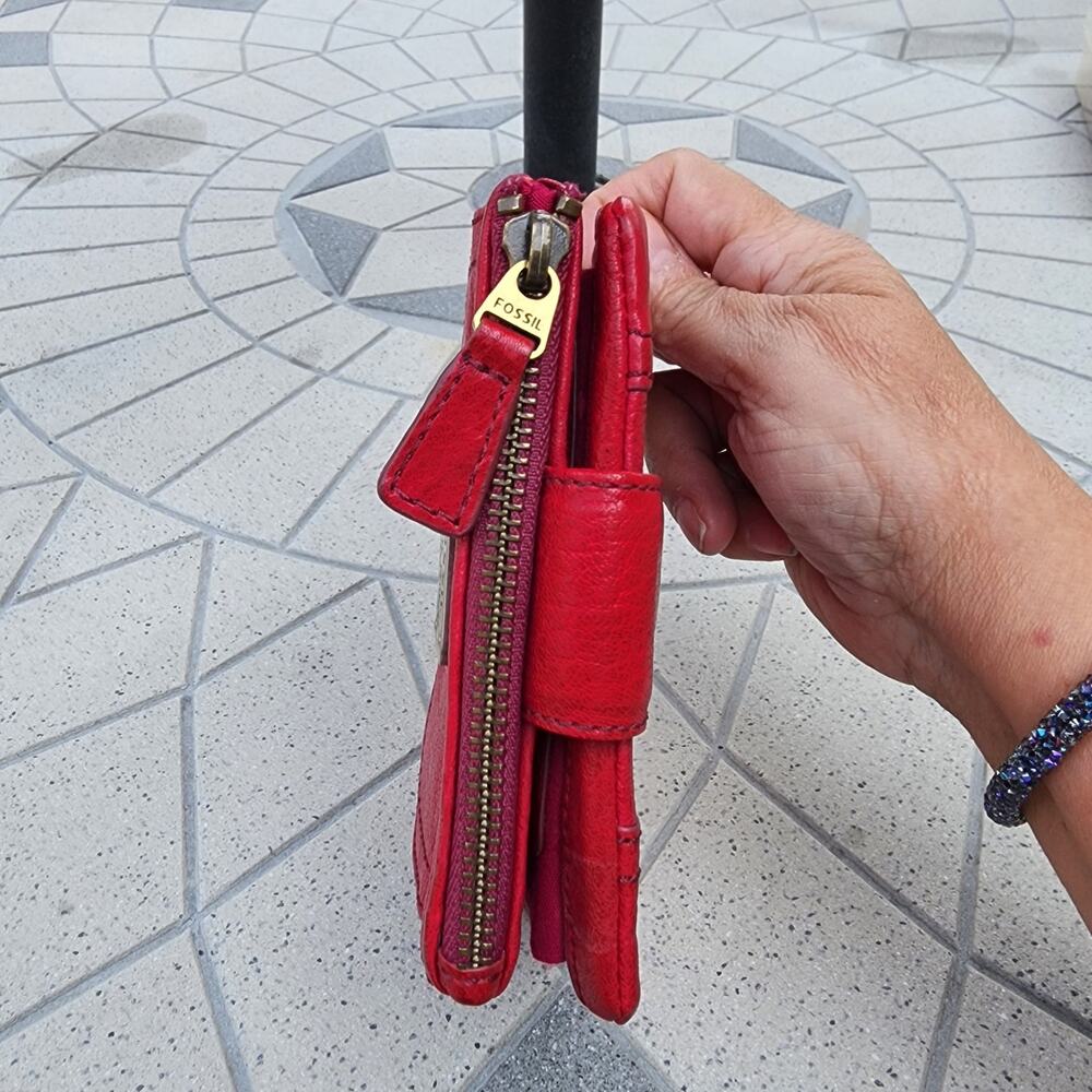 Fossil Raspberry Red Supple Distressed Leather Tr… - image 8